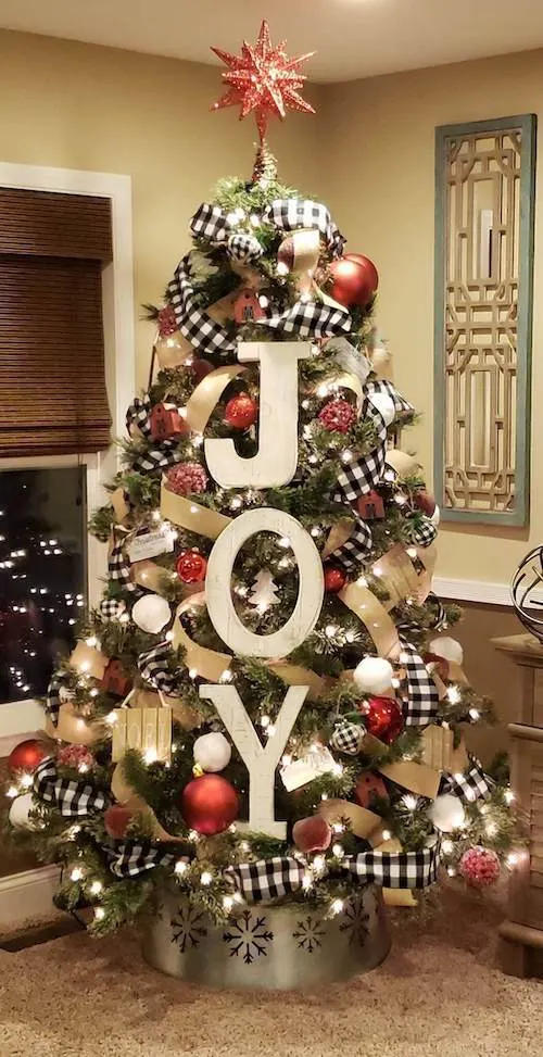 unique Christmas tree decorating ideas