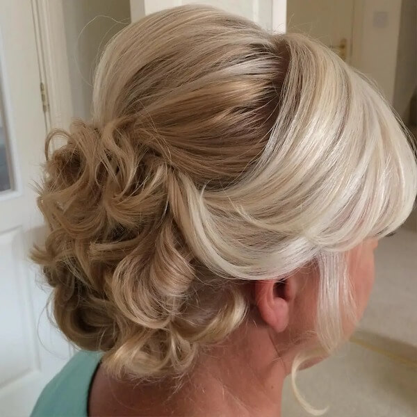 Classic Low Curly Bun