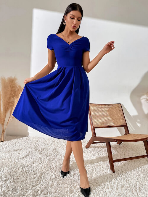 what color shoes to wear with a royal blue dress