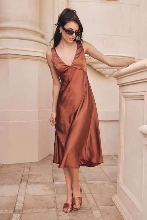what shoes to wear with brown dress