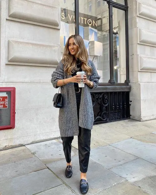 What To Wear On A Coffee Date [2024]: 50+ Chic & Cute Coffee Date ...