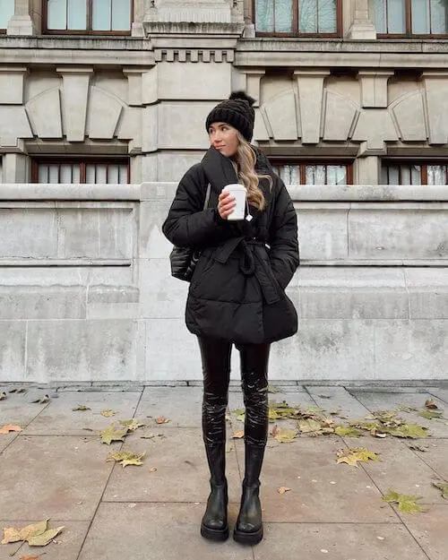 What To Wear On A Coffee Date [2024]: 50+ Chic & Cute Coffee Date ...