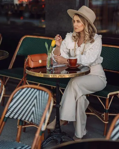 chic and cute coffee date outfit ideas