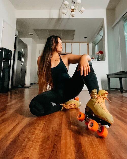 what to wear roller skating