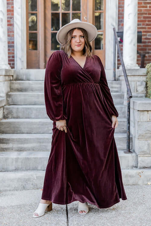 what to wear to a winter wedding plus size