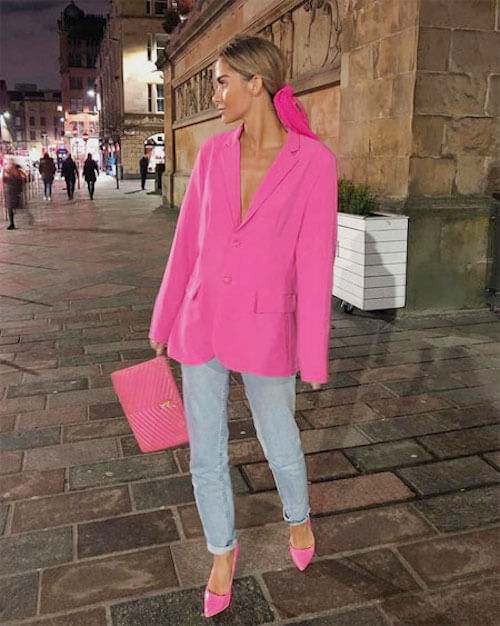 hot pink blazer outfit ideas for women with jeans