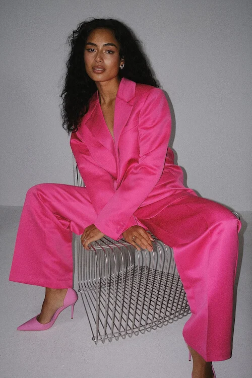 hot pink blazer outfit for black women