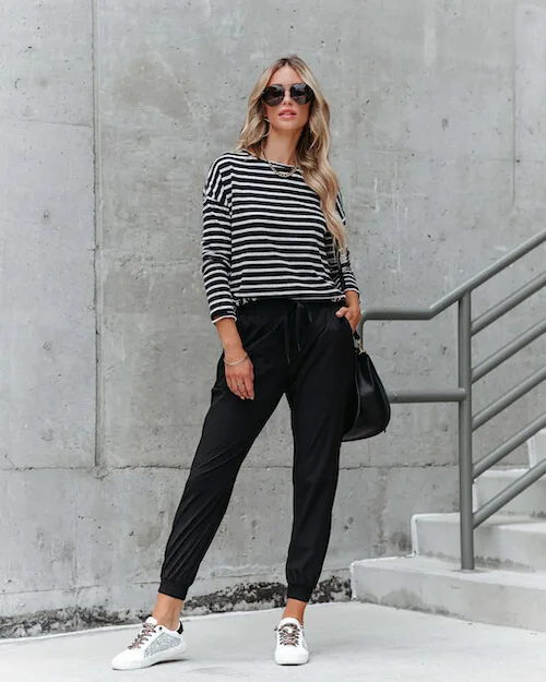 What To Wear With Black Sweatpants or Joggers 2024 30 Sporty