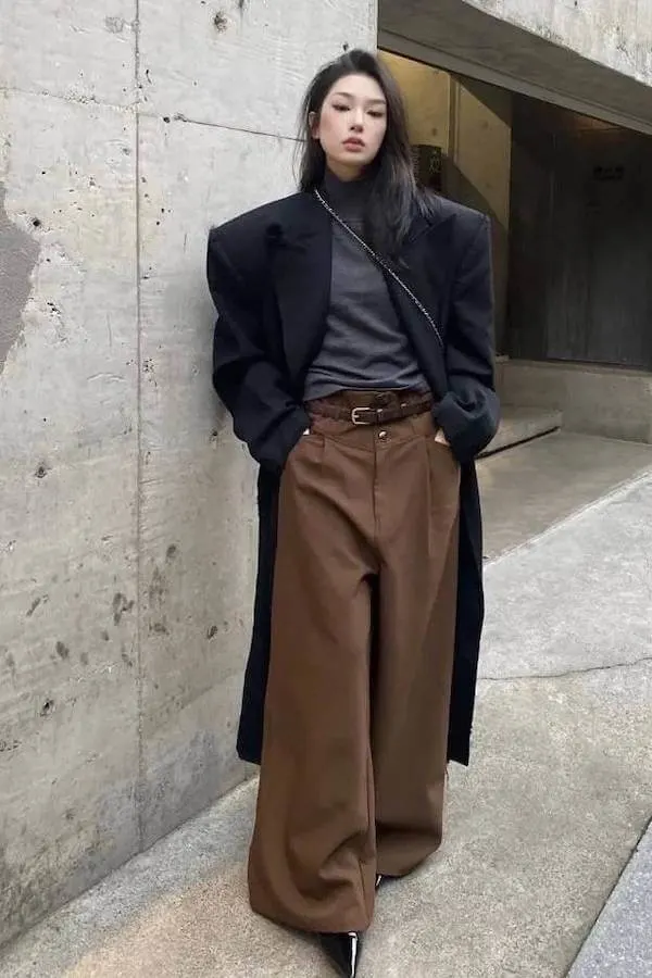 what to wear with brown pants