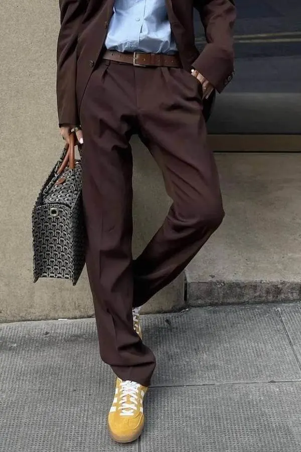 what to wear with brown pants