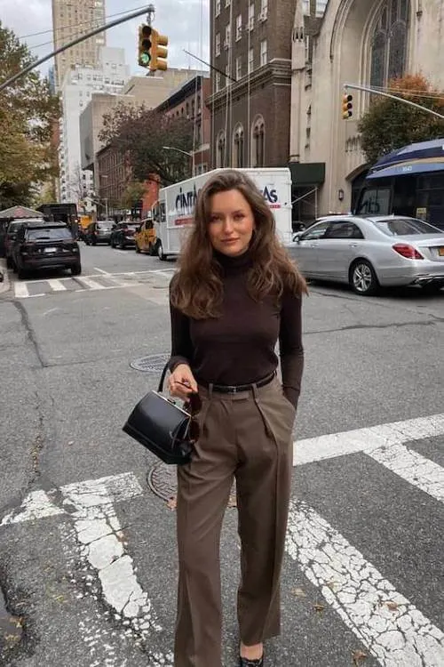 what to wear with brown pants