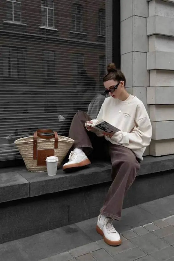 what to wear with brown pants