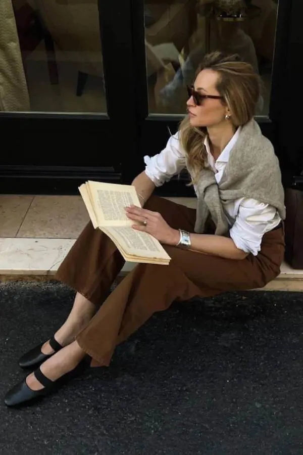 what to wear with brown pants