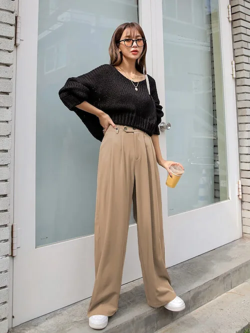 Chic & Cute Brown Pants Outfit Ideas Female