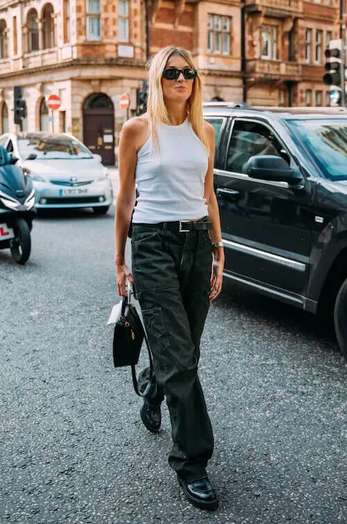 Outfits With A Pair of Black Cargo Trousers