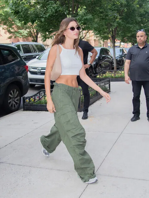 what to wear with cargo pants female