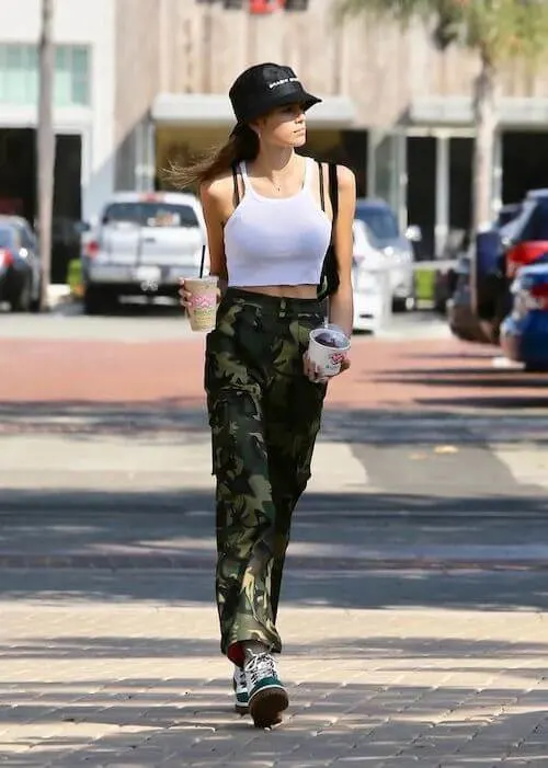 How To Style Cargo Pants For Summer