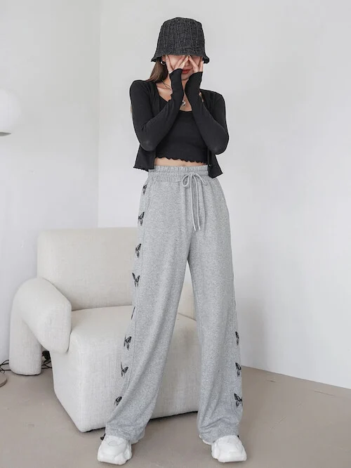 what to wear with grey sweatpants female