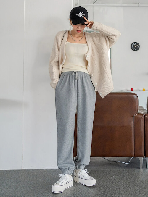 what to wear with grey sweatpants female