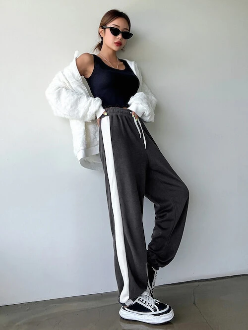 what to wear with grey sweatpants female