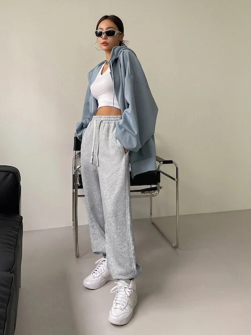 Outfits with grey sweatpants 2025