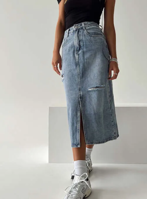 what to wear with jean skirt