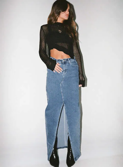 what to wear with jean skirt