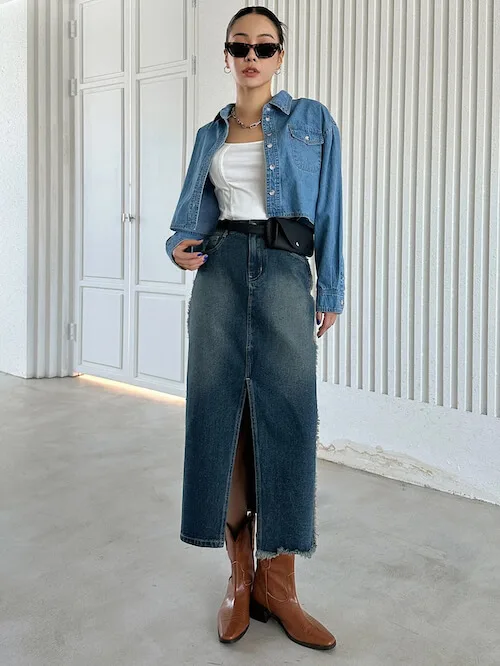 What To Wear With Jean Skirt [2023]: 80+ Trendy Denim Skirt Outfit ...