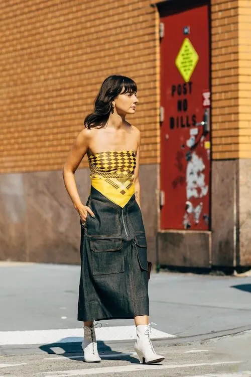 what to wear with jean skirt