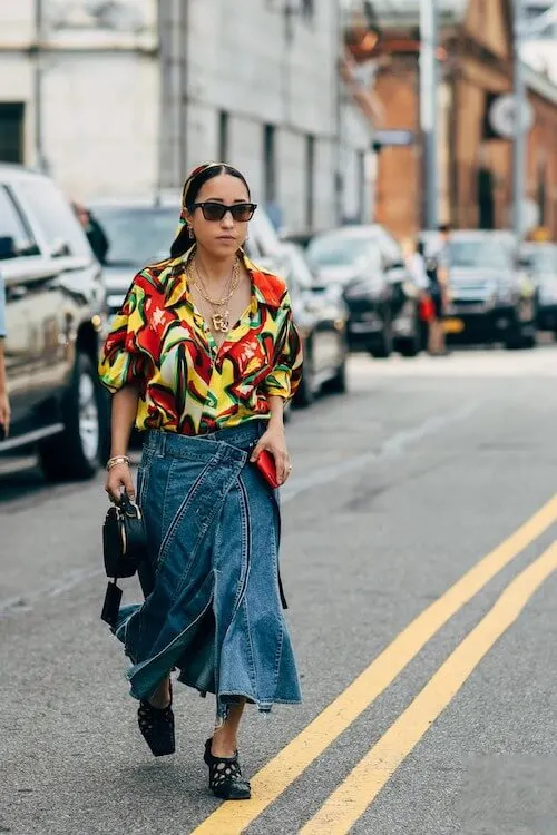 what to wear with jean skirt