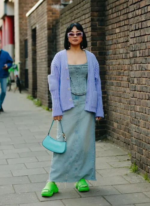 what to wear with jean skirt