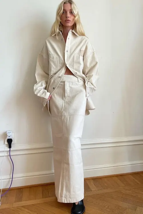 what to wear with jean skirt