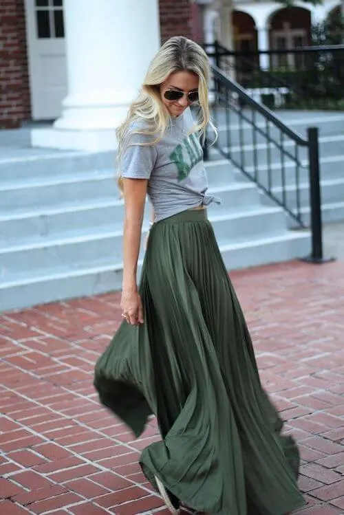 what to wear with pleated skirt