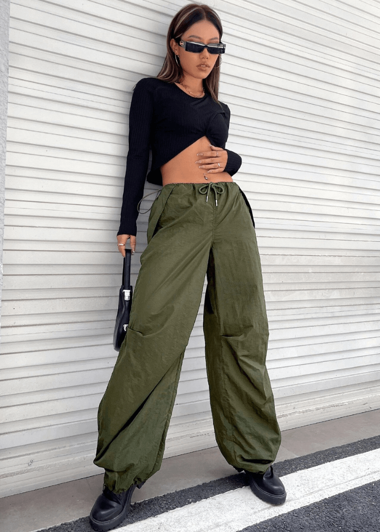 What To Wear With Olive Green Pants [2024]: 17+ Chic Olive Green Pants ...