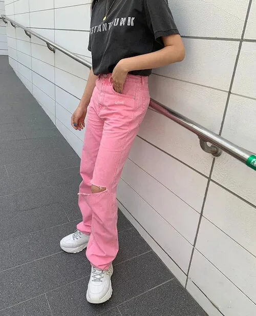 what to wear with pink pants