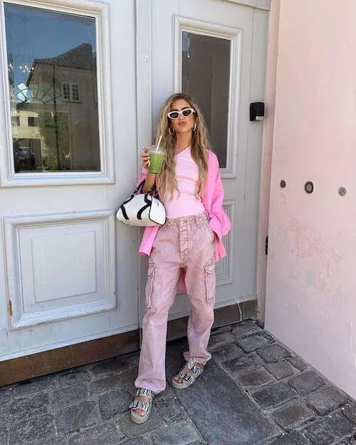 what to wear with pink pants