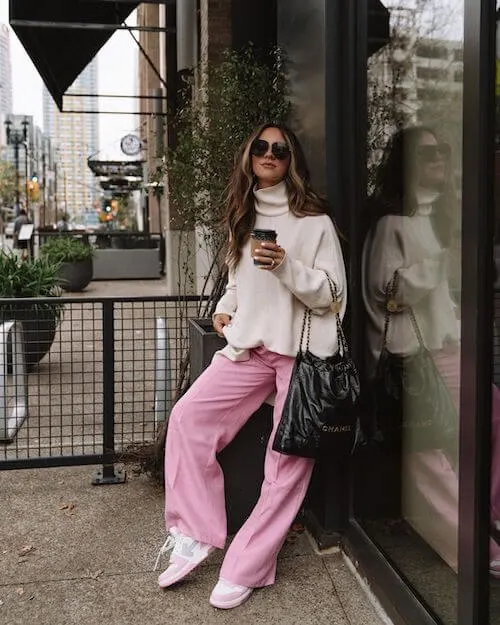 what to wear with pink pants