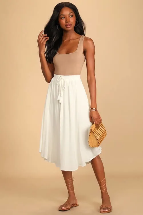 what to wear with white skirt