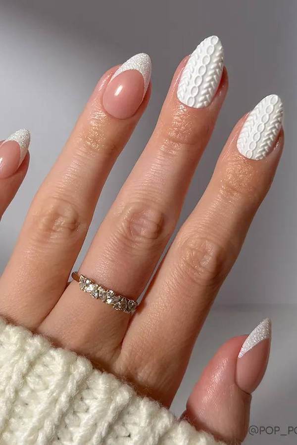 White Sweater Texture Christmas Nails