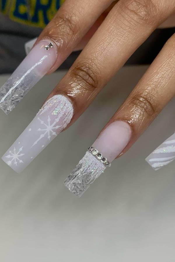 Icy Snowflake Coffin Nails