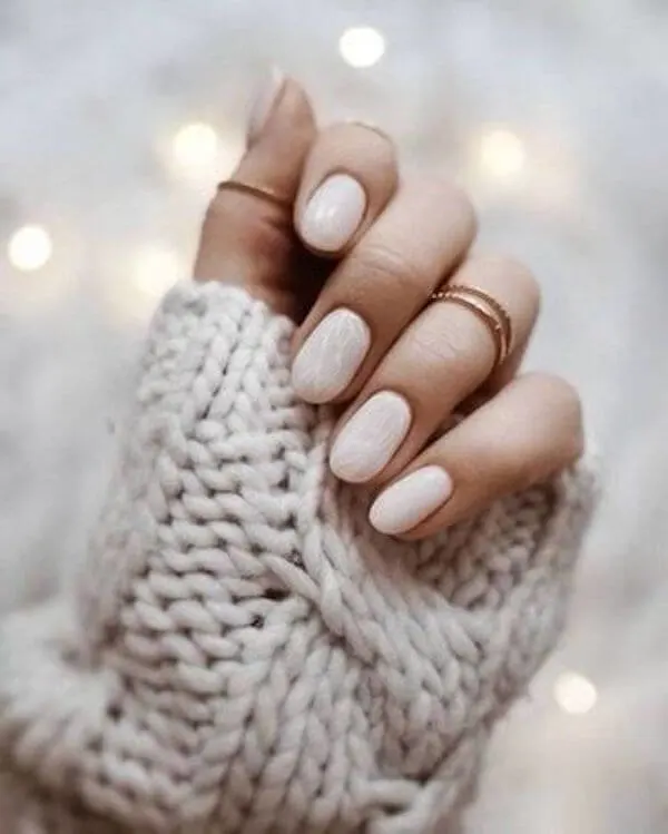 white winter nails