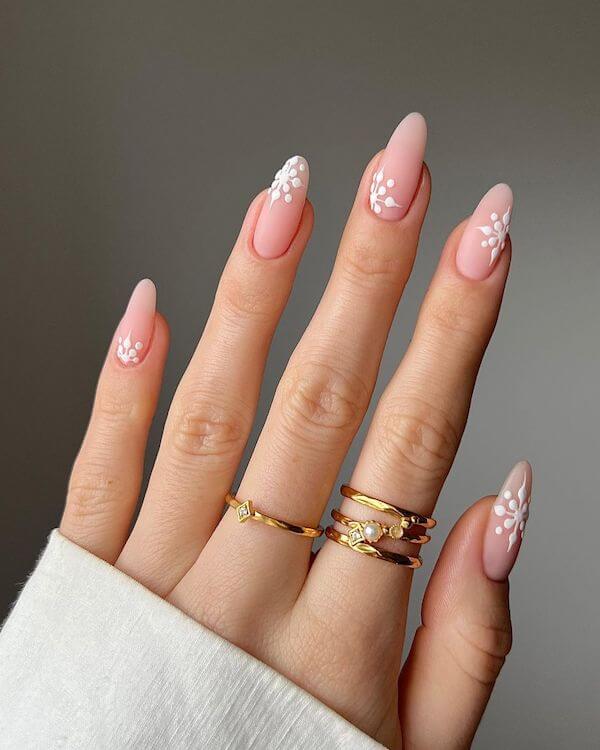 white winter nails