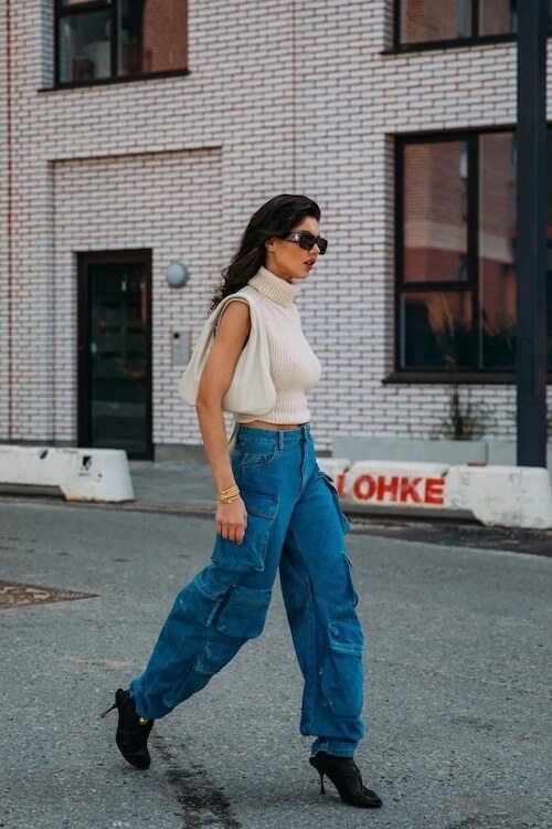 wide leg cargo jeans outfit