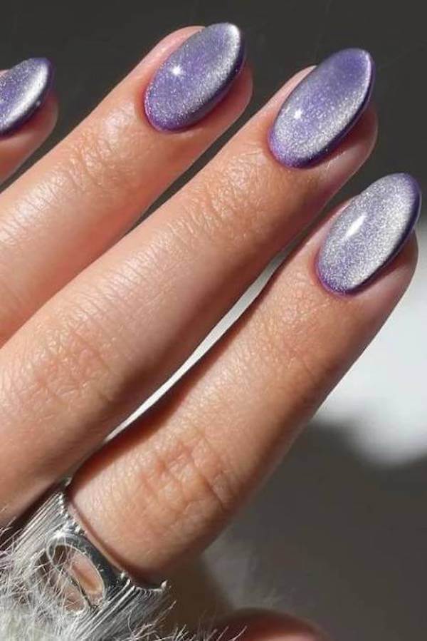 Soft Lavender Cat Eye Nails