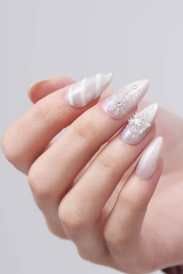 Icy White Cat Eye Nails