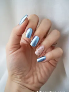winter chrome nails
