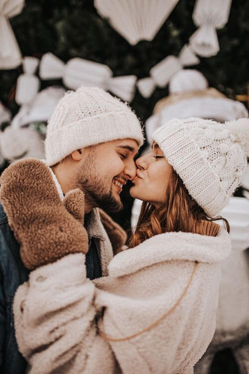 winter couple photoshoot ideas