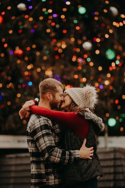 winter couple photoshoot ideas