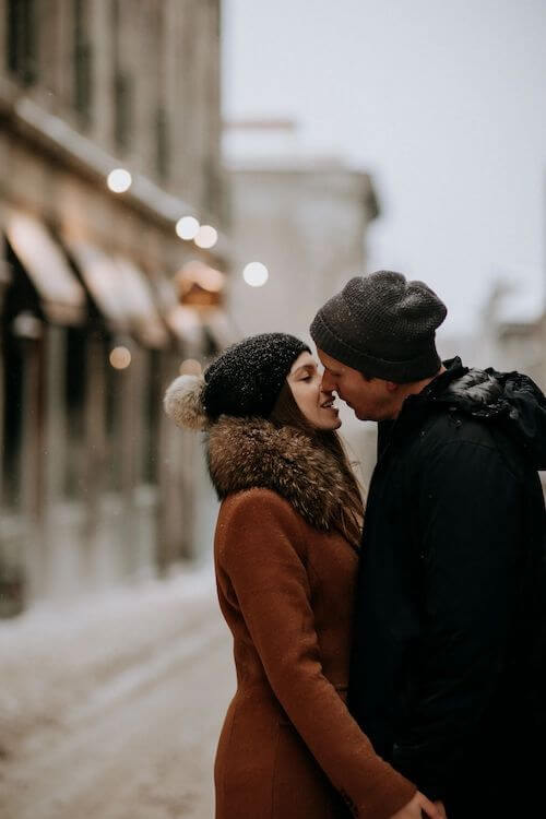 winter couple photoshoot ideas