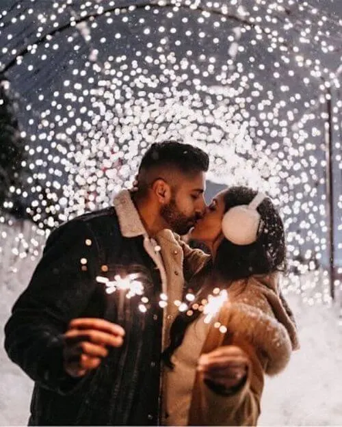 winter couple photoshoot ideas